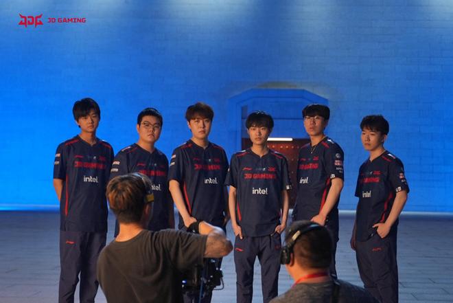 而这两大豪 而这两大豪