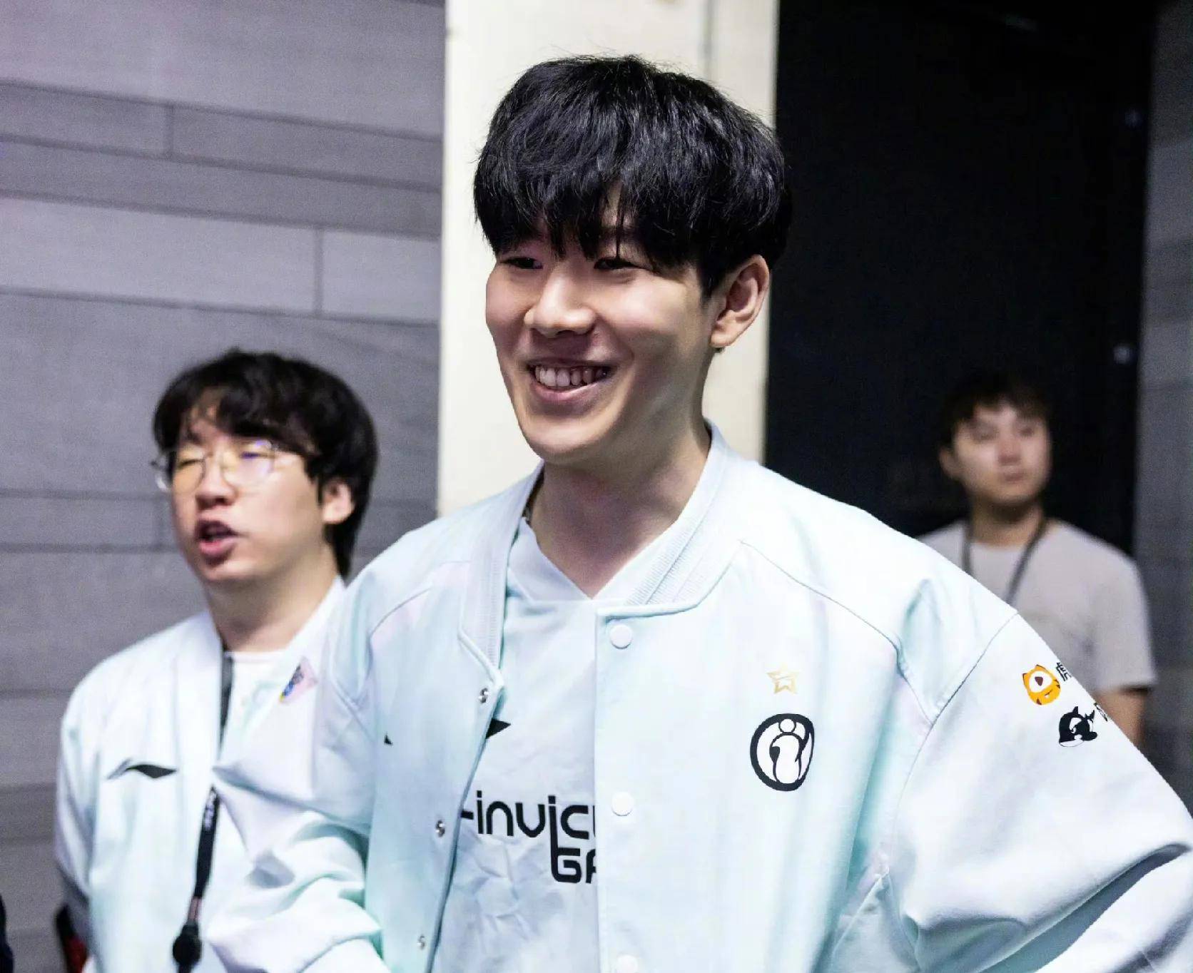 不仅是一场 不仅是一场