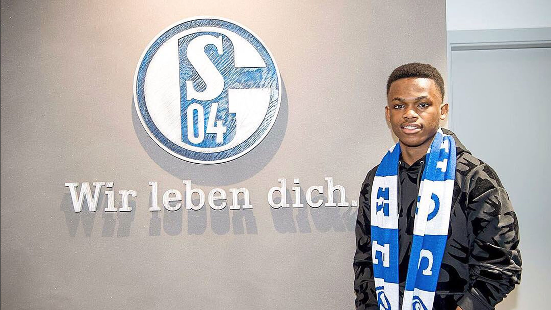 随着经济水 随着经济水