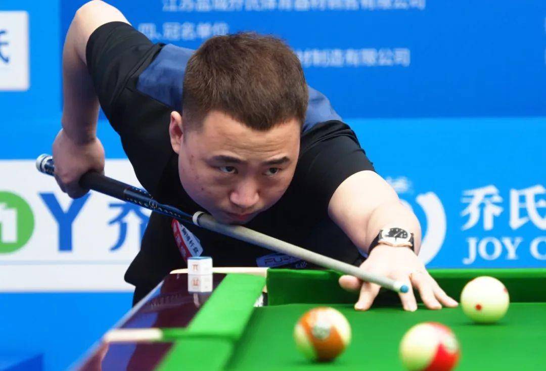 迈凯伦在中 迈凯伦在中